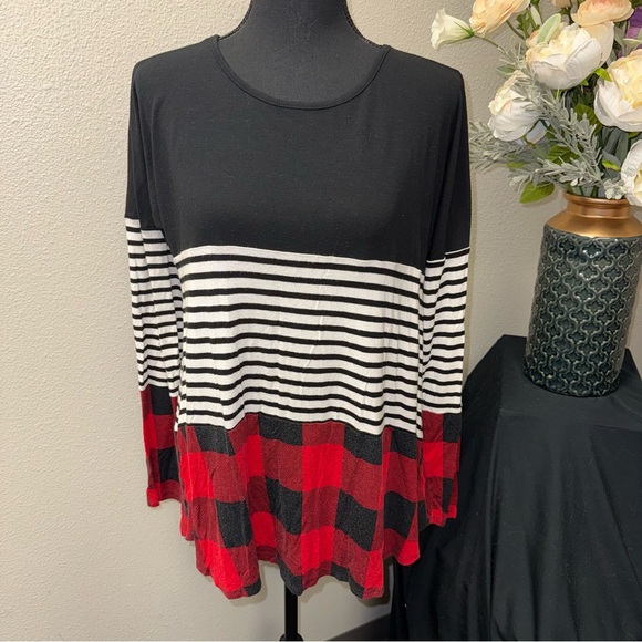 Zenana Outfitters Tops - Zenana L Colorblock Stripe Plaid Tunic Top Black Red Long Sleeve